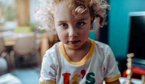 Η σημαντική λέξη που μπορεί να προστατεύσει τα παιδιά από την κακοποίηση