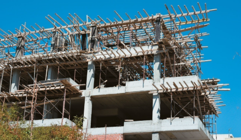 Οι πολεοδομίες αλλάζουν χέρια: Από την 1η Ιουλίου οι πρότυπες ΥΔΟΜ στο κτηματολόγιο, από το 2027 η πλήρης ένταξη