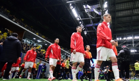 Ταλαιπωρία για τον Ολυμπιακό στην επιστροφή από το Καζακστάν: Είχε πιάσει πάγος στα φτερά του αεροπλάνου