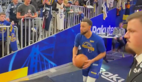 Απίστευτο καλάθι του Στεφ Κάρι από το ένα καλάθι στο άλλο, δείτε βίντεο