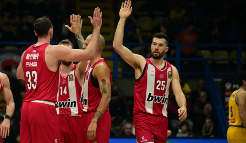 «Διαστημικός» ο Ολυμπιακός κέρδισε 105-62 εκτός έδρας το Περιστέρι, βίντεο 