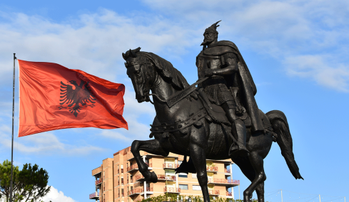 Πόσο «Αλβανός» ήταν ο Γεώργιος Καστριώτης ή Σκεντέρμπεης, τι κρύβει ο θολωτός τάφος στη Μονή Χιλανδαρίου στο Άγιο Όρος;