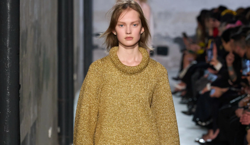 Festive Κnits: Δέκα πλεκτά ιδανικά για την εορταστική σεζόν
