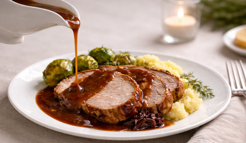 Πώς φτιάχνουμε gravy: Η τεχνική της Εύας Μονοχάρη για ζουμερό κρέας και πλούσια σάλτσα