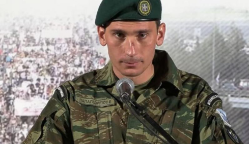 Στρατιώτης καταγγέλλει αποπομπή από τις Ειδικές Δυνάμεις επειδή μίλησε σε συγκέντρωση συνδικάτων στο Σύνταγμα