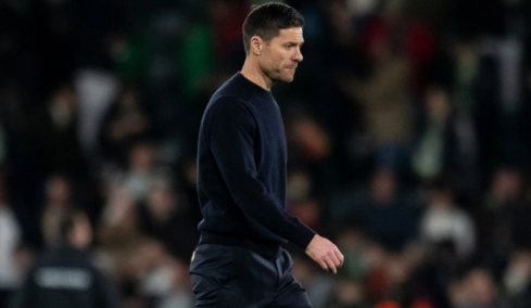 Ο Τσάμπι Αλόνσο ζήτησε από τους παίχτες της Ρεάλ να κάνουν pasillo στη Μπαρτσελόνα και τον αγνόησαν, το βίντεο που έγινε viral