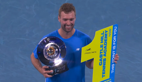 Ο ερασιτέχνης τενίστας  Τζόρνταν Σμιθ κέρδισε 1 εκατ. δολάρια στο  1 Point Slam, βίντεο 