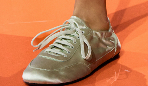 Sneakers: Τα μοντέλα που θα βλέπουμε παντού το 2026
