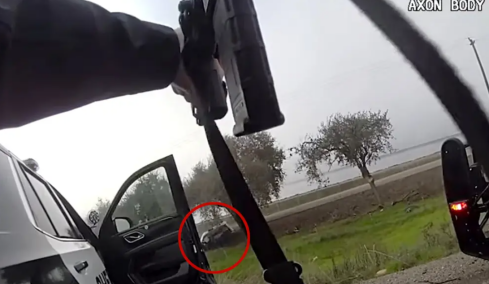 Αστυνομικοί γάζωσαν πρώην συνάδελφό τους στην Καλιφόρνια που είχε μαχαιρώσει μέχρι θανάτου τον 11χρονο γιο του, δείτε βίντεο