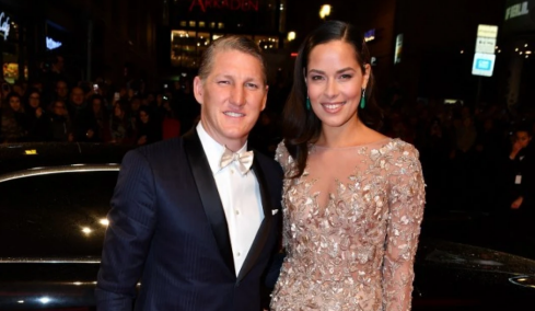 Βάζει βαθιά το χέρι στην τσέπη ο Σβαϊνστάιγκερ: Δικαστήριο επιδίκασε διατροφή 540.000 ευρώ το χρόνο στην Ιβάνοβιτς 