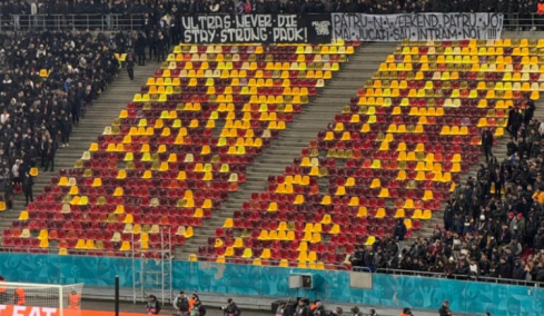 Στεάουα Βουκουρεστίου: Η συμβολική κίνηση με την οποία οι Ρουμάνοι τίμησαν τη μνήμη των 7 νεκρών οπαδών του ΠΑΟΚ 