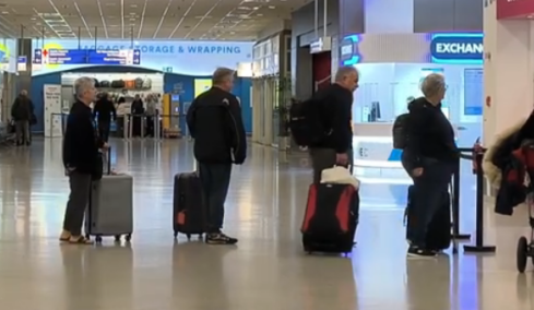 Κύπρος: Οι μισοί επιβάτες της πτήσης που επέστρεψε στην Αθήνα από την Λάρνακα, επέλεξαν να μην φύγουν ξανά