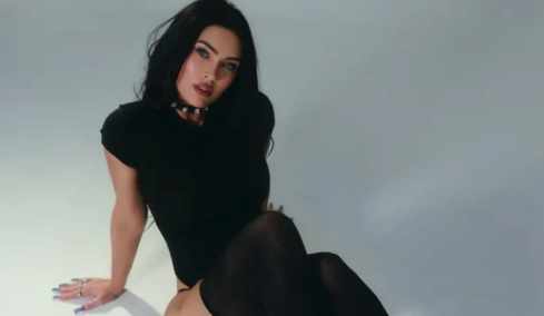 Η Μέγκαν Φοξ επέστρεψε μετά από έναν χρόνο στο Instagram με σέξι φωτογράφιση: «Είμαι ζωντανή»