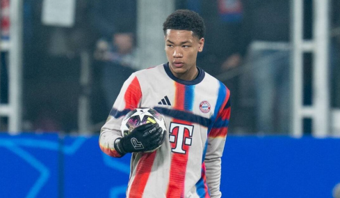 Η Μπάγερν κινδυνεύει να μείνει χωρίς τερματοφύλακα, αν ο 16χρονος Πρέσκοτ δεν πάρει άδεια για να... εργαστεί μετά τις 23:00