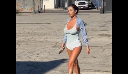 H Μπιάνκα Σενσόρι επέστρεψε στις σέξι εμφανίσεις: Δείτε βίντεο από επίσκεψη σε στούντιο στο Λος Άντζελες