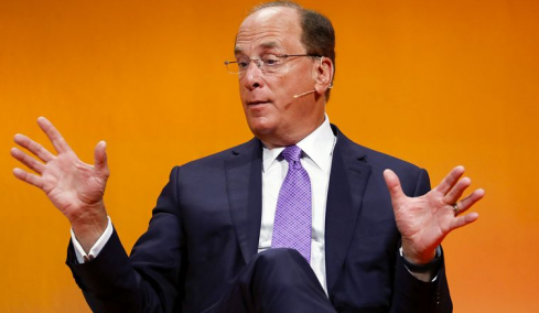 Kαμπανάκι από τον Λάρι Φινκ της BlackRock: Παγκόσμια ύφεση αν το πετρέλαιο εκτιναχθεί στα 150 δολάρια