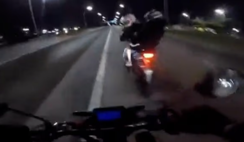 Απίστευτη κλοπή μηχανής στην Αργεντινή: Του πήραν το κλειδί εν κινήσει ενώ έτρεχε με 100χλμ./ώρα, δείτε βίντεο