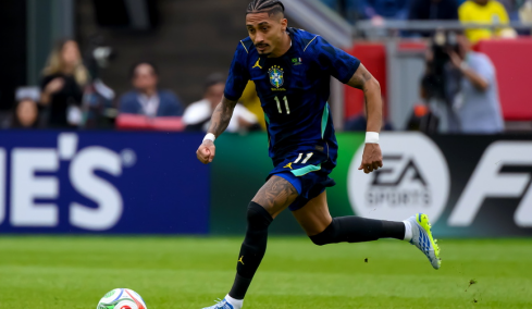 Ραφίνια: Τραυματίστηκε στο φιλικό της Βραζιλίας και μένει για περισσότερο από ένα μήνα εκτός δράσης ο άσος της Μπαρτσελόνα