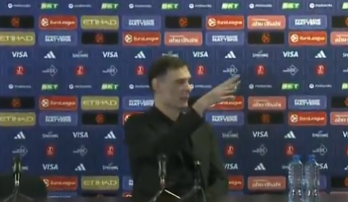 Ολυμπιακός: Μόνο ένας δημοσιογράφος πήγε στη συνέντευξη Τύπου του Μπαρτζώκα μετά το παιχνίδι με τη Χάποελ, βίντεο 