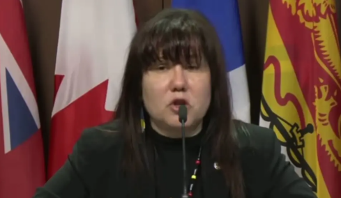 Viral η Καναδή βουλευτής που κατήγγειλε τη «σφαγή της MMIWG2SLGBTQQIA+»: Τι σημαίνει ο όρος που χρησιμοποίησε