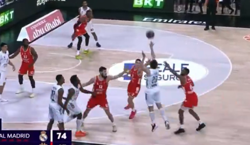 O Σέρχιο Γιούλ ξαναχτύπησε με σουτ-«προσευχή» και αποθεώθηκε από τον Λούκα Ντόντσιτς, δείτε βίντεο