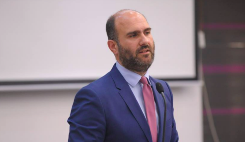 Δημήτρης Μαρκόπουλος: Δεν θα περιφέρω τα πτυχία μου για να ικανοποιηθεί ο βούρκος