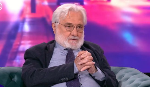 Σμαραγδής: Ξέρω ποιος θα υποδυθεί τον Κολοκοτρώνη, αξίζει να γίνει ταινία ο Βαγγέλης Παπαθανασίου που τον κυνήγησε η Αριστερά