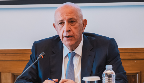 Θεοδωρόπουλος: «Το μοντέλο ανάπτυξης της τελευταίας περιόδου εξαντλείται» – Το στοίχημα της παραγωγικότητας, οι μισθοί και η AI