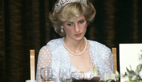 Πριγκίπισσα Diana: Η λάμψη μιας ζωής μέσα από τη μυθική συλλογή κοσμημάτων της
