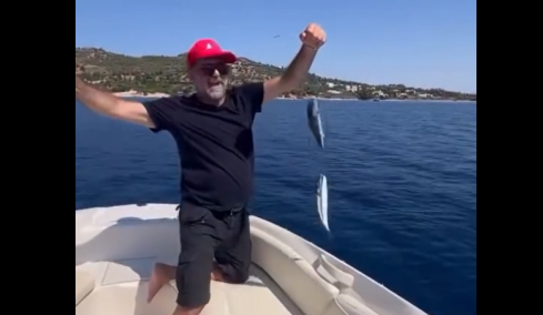 Η οργή του Μιχάλη Ιατρόπουλου για τους λαγοκέφαλους που ψάρεψε: Τελικά από τούς μαλ@@@ες δεν γλυτώνεις πουθενά...
