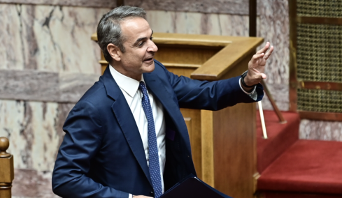 Αποχώρησε ο Μητσοτάκης όταν ανέβηκε ο Ζωή Κωνσταντοπούλου: Με αυτή τη συμπεριφορά, κυρία μου, δεν θα καθίσω να σας ακούσω