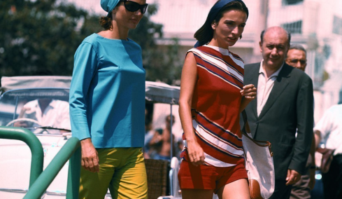 Το καλοκαιρινό στυλ της Jackie Kennedy σε δέκα vintage φωτογραφίες
