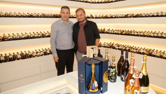 Μια λαμπερή βραδιά στη Γλυφάδα