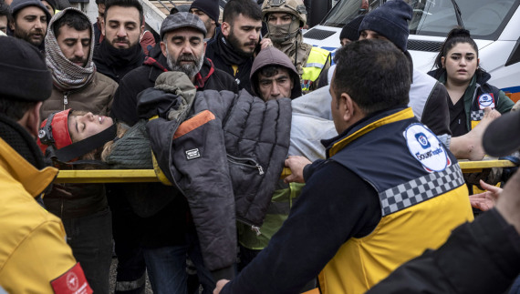 Η τραγωδία σε Τουρκία και Συρία μέσα από 20 φωτογραφίες - Πάνω από 5.000 οι νεκροί