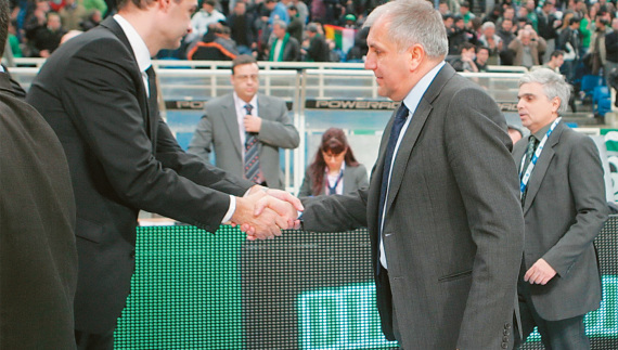 Γιώργος Μπαρτζώκας: Η ιστορία του κόουτς στα γήπεδα