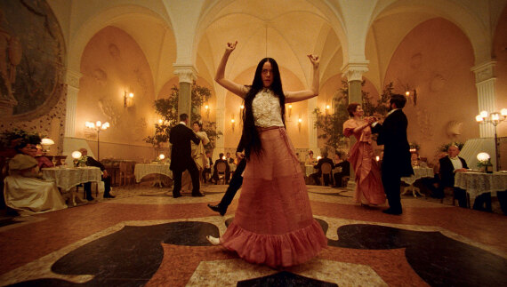 Poor Things: Το styling του sex που άνοιξε την πόρτα της Χρυσής Σφαίρας στην Έμα Στόουν