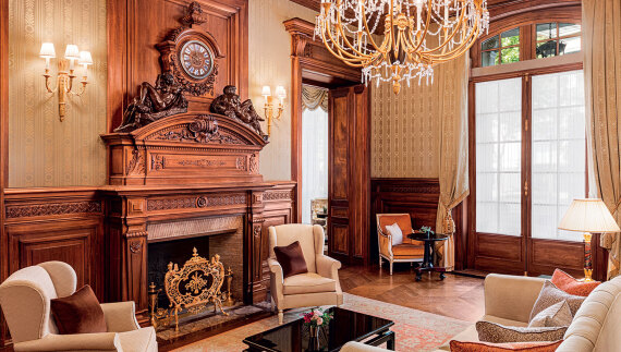 Shangri-La: Ένα αληθινό παλάτι στο Παρίσι 