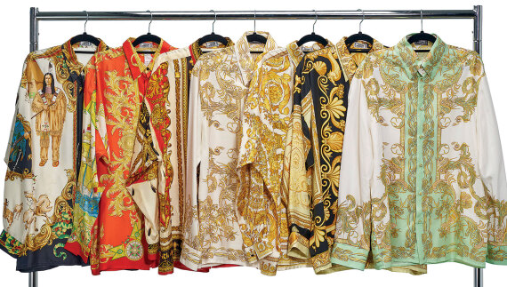 Ο Έλτον Τζον βγάζει σε δημοπρασία 900 έργα τέχνης και προσωπικά του αντικείμενα, προκαλώντας φρενίτιδα σε συλλέκτες και φαν