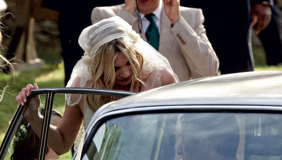 Kate Moss by Mario Testino: Η μούσα μέσα απ’ τα μάτια του δημιουργού