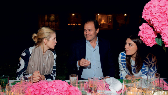 Θέμις Ζουγανέλη: Το κάλεσμα με τους 34 VIPs στο Καβούρι