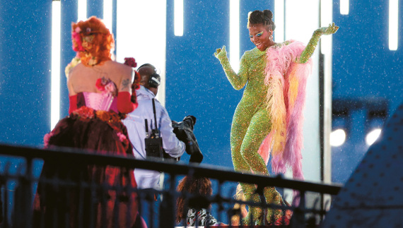 Αθήνα 2004 vs Παρίσι 2024: Το μέτρο του Απόλλωνα απέναντι στην τρέλα του Διονύσου