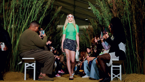 Eve Jobs - Harry Charles: Η κληρονόμος και ο Ολυμπιονίκης