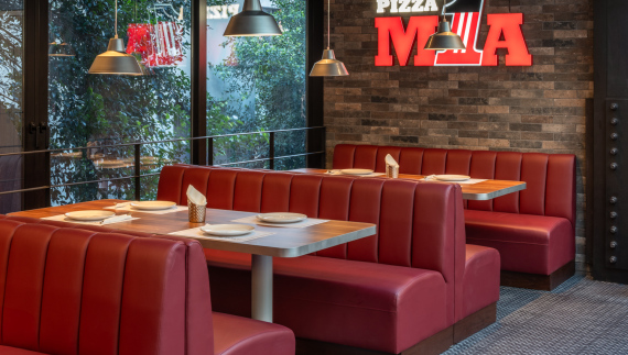 VENETI JACKSON HALL: Ραντεβού και πάλι στον θρυλικό «Ινδιάνο» του Κολωνακίου