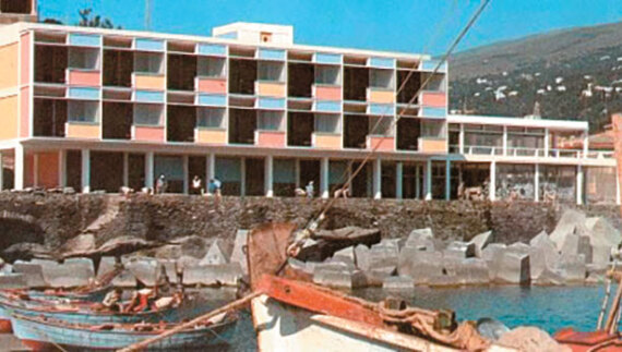 Πότε ήρθαν οι πρώτοι τουρίστες στην Ελλάδα: Η «βαριά βιομηχανία» από τα Ξενία μέχρι τα εξάστερα