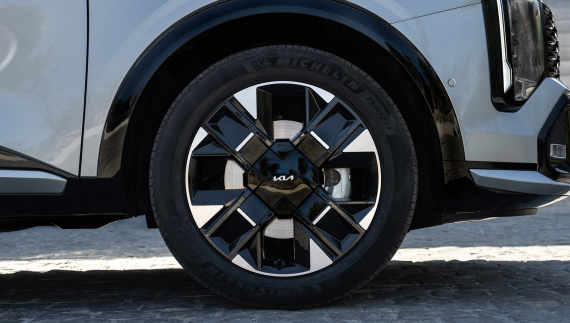 KIA Sportage HEV: Το full υβριδικό SUV που αναβαθμίζει την καθημερινότητα — και το στυλ σου.