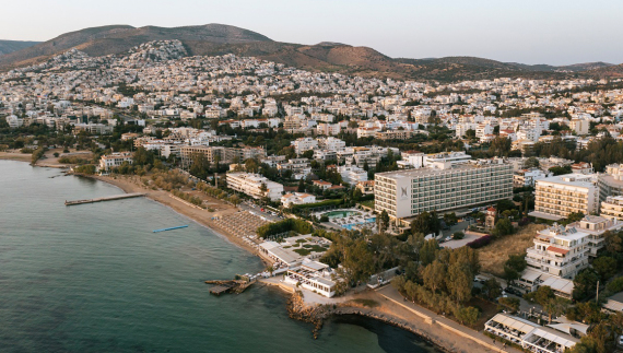 Ανακαλύπτουμε τη μοναδική ατμόσφαιρα των Santa’s Hotels