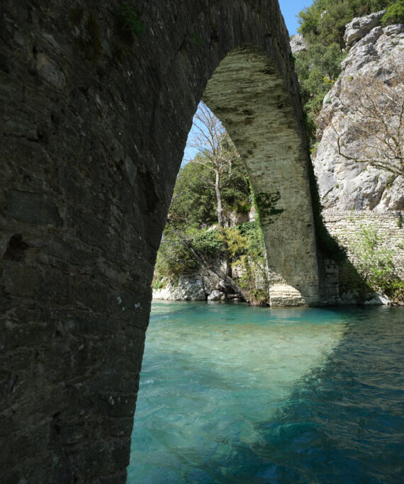 Φυσικό μεταλλικό νερό Βίκος: Από την πηγή σε εσένα