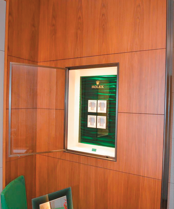 Η Aστυνομία «αγγίζει» τους ληστές της Rolex - Tα τρία λάθη που τους πρόδωσαν