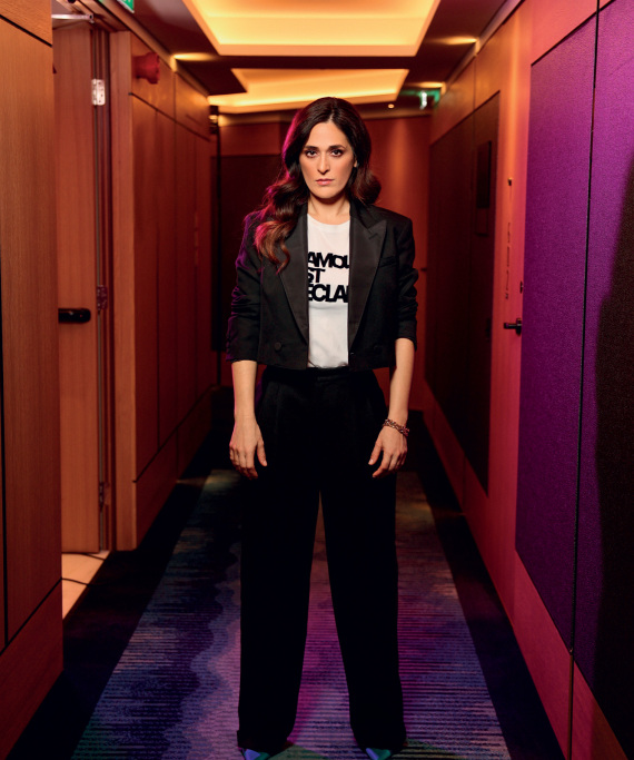 Βερόνικα Δαβάκη: Μία κυρία στο ρεμπέτικο