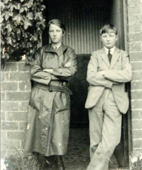 Μάικλ Ντίλον: Ο πρώτος τρανς άνδρας που έγινε μοναχός